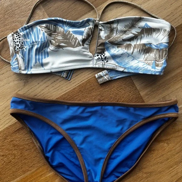 Aerie Tropical Bikini small top large bottom - Picture 9 of 11